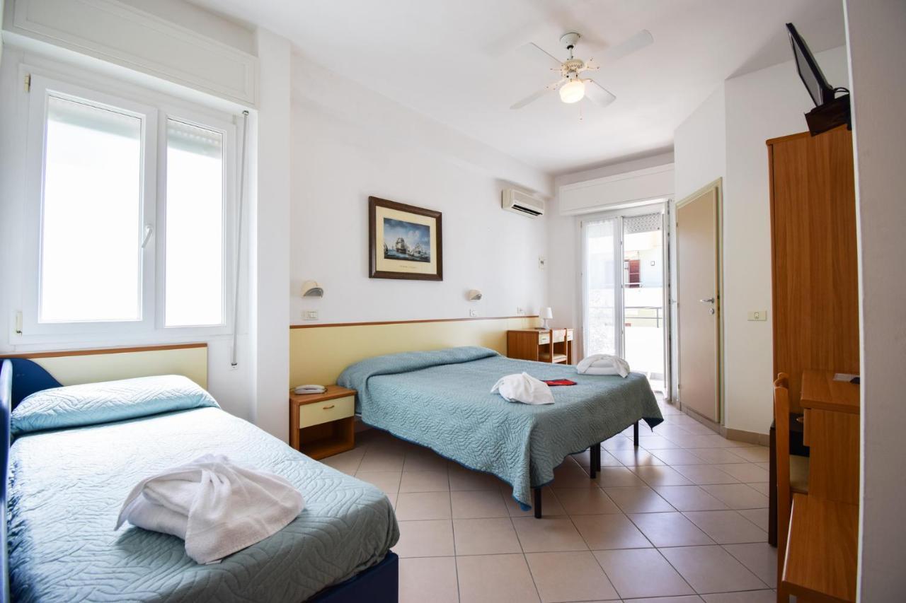 Hotel La Plage Cattolica Ngoại thất bức ảnh